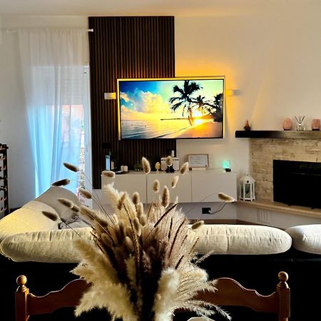 Kesya Seaview Apartment - Attico - 50Mt Dal Mare Anzio Luaran gambar